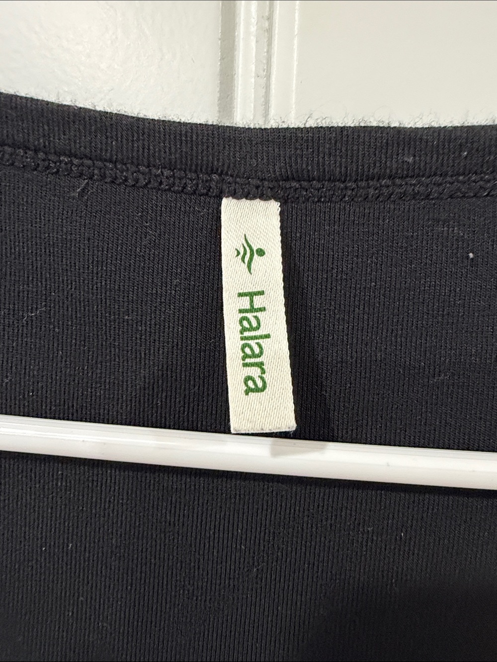EUC HALARA Black Long-Sleeve Henley Crop Top - Picture 3 of 4